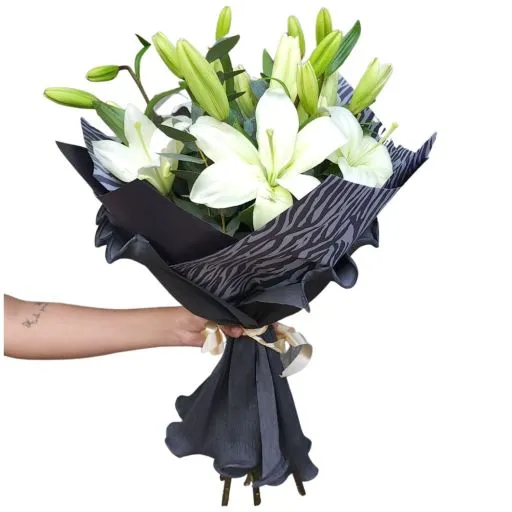 Ramo de flores lilium lirios blancos black